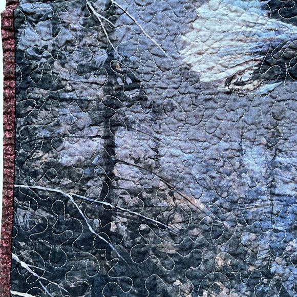 Bald Eagle Soaring Handcrafted Quilt Throw Decorative Gray USA 40” x 38” - Picture 4 of 12